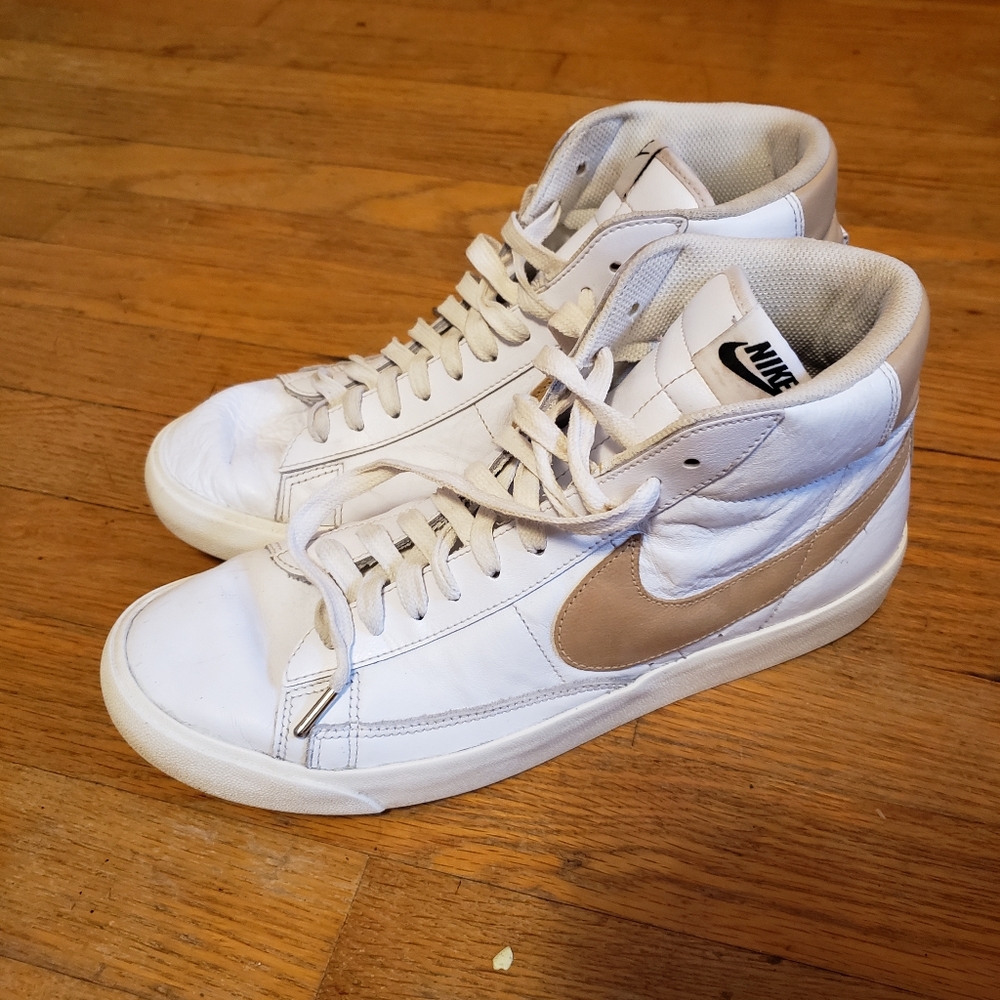 Nike Blazer Mid Men's 8.5 Women's 10 Vintage Gold Check